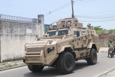 Duque de Caxias (RJ), 12 / 19 / 2023 - OPERATION / POLICE / FEDERAL / LABOR / RJ MINISTERY - Federal Polis, Çalışma Bakanlığı 'nın denetim operasyonuna iki zırhlı araçla destek verdi