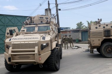 Duque de Caxias (RJ), 12 / 19 / 2023 - OPERATION / POLICE / FEDERAL / LABOR / RJ MINISTERY - Federal Polis, Çalışma Bakanlığı 'nın denetim operasyonuna iki zırhlı araçla destek verdi