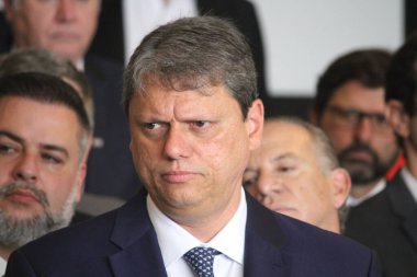 Sao Paulo (SP), Brezilya 12 / 19 / 2023 - Sao Paulo Valisi, Tarcisio de Freitas, hükümetinin ilk yılının sunumu sırasında, Palacio dos Bandeirantes