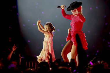 Rio de Janeiro (RJ), 12 / 20 / 2023 - Şarkıcının kızları Marina ve Helena 'nın kariyerinin 30. yılını kutlamak amacıyla Maracana Stadyumu' nda düzenlenen Show Ivete 3.0 'da yer almaları