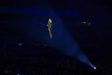 Rio de Janeiro (RJ), Brezilya 12 / 20 / 2023 - Ivete Sangalo, Ivete 3.0 adlı gösterisinde Maracanao üzerinde uçuyor ve şarkıcı Ivete Sangalo 'nun bu çarşamba Maracana Stadyumu' nda gerçekleşen 30 yıllık kariyerini kutluyor. 