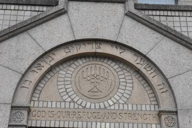 Brooklyn, New York 'taki Genç İsrail Talmud Torah Cemaati' nde bomba ihbarı. 24 Aralık 2023, Brooklyn, New York, ABD: New York Polis Departmanı 