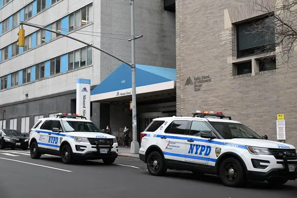 Neu Die Polizei Reagiert Auf Eine Bombendrohung Mount Sinai Hospital — Stockfoto