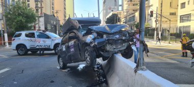 SAO PAULO (SP), 12 / 27 / 2023 - Alameda Eduardo Prado 'nun köşesindeki Av Rio Branco polis takibinde dört kişi kaçırıldı. Mahkumlar raporları hazırlamak için 2. DP 'ye götürüldü..
