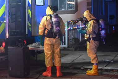 HAZMAT birimleri Ridgefield Park, New Jersey 'deki bir eve gidiyor. 29 Aralık 2023, Ridgefield Park, New Jersey, ABD: HAZMAT Ridgefield Park 'taki 23 4. Cadde' ye Cuma günü çöpte şüpheli bir madde rapor edildi.