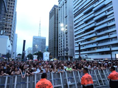 SAO PAULO (SP), Brezilya 12 / 31 / 2023 - Zezé di Camargo Avenida Paulista 'da Yeni Yıl Arifesi' nin açılışını yaptı.. 