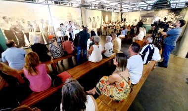 SANTOS (SP), 12 / 29 / 2023 - Pele 'nin ölümünün birinci yıldönümü Santos' ta, Sao Paulo sahilinde düzenlenen birçok gösteriyle kutlandı. Sabah ve gün boyunca Santos ve turistler mozoleye gittiler.