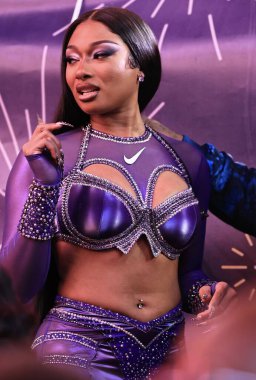 Meghan Thee Aygırı Times Meydanı 'nda yeni yıl arifesinde gösteri yapıyor. 31 Aralık 2023, New York, ABD: Amerikalı rapçi Megan Jovon Ruth Pete, bilinen adıyla Megan Thee Stallion, Houston, Teksas 'tan, yeni yıl arifesinde canlı performans sergiliyor.