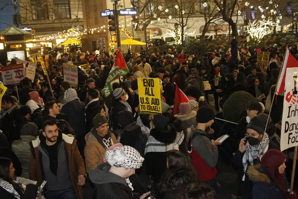 New Pro Παλαιστίνη Διαδήλωση Κατά Την Παραμονή Της Πρωτοχρονιάς Μπροστά — Φωτογραφία Αρχείου