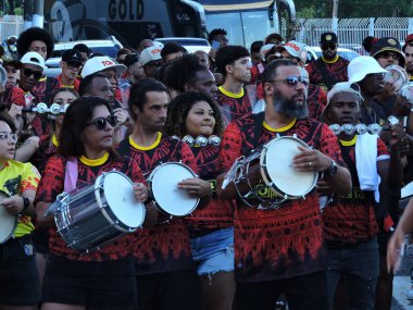 Sao Paulo (SP), Brezilya 01 / 07 / 2024 - Tom Maior Samba Okulu, bu pazar öğleden sonra sambadrome 'da sahne alacak sokak kanatlarıyla sokak provasını tam bir sırayla gerçekleştirdi 