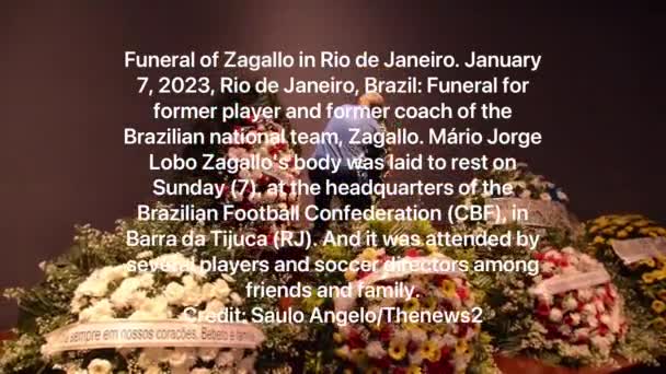 Rio Janeiro ブラジル 2024 元プレーヤーとブラジルのナショナルチームの元コーチの葬式 マリオ ホルヘ ザガロの遺体は この日曜日に休憩するために置かれた — ストック動画