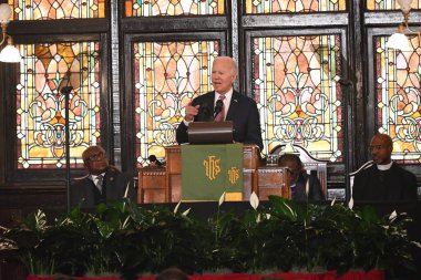 Protestocular, ABD Başkanı Joe Biden 'ın Güney Carolina Charleston' daki Rahibe Emanuel AME Kilisesi 'ndeki konuşmasına ara verilmesini talep ediyorlar. 8 Ocak 2024, Charleston, Güney Carolina, ABD: Protestocular Gazze 'de ateşkes talep ediyorlar 
