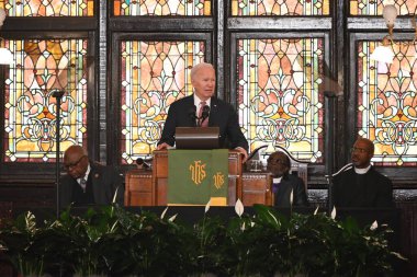 Protestocular, ABD Başkanı Joe Biden 'ın Güney Carolina Charleston' daki Rahibe Emanuel AME Kilisesi 'ndeki konuşmasına ara verilmesini talep ediyorlar. 8 Ocak 2024, Charleston, Güney Carolina, ABD: Protestocular Gazze 'de ateşkes talep ediyorlar 