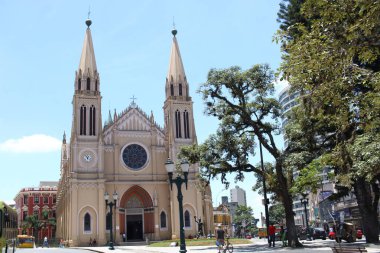 CURITIBA (PR), Brezilya 01 / 10 / 2024 - Katedral Basilica Menor de Nossa Senhora da Luz dos Pinhais, veya Catedral Basilica de Curitiba, Brezilya 'nın başkenti Parana' da bulunan bir Katolik tapınağıdır.