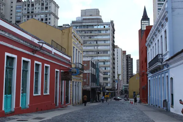 Curitiba Brazil 2024 当我们穿过库里蒂巴历史中心时 我们发现了几十个旧建筑 组成了Largo Ordem 为了找到自己的位置 Largo Ordem包含Rua — 图库照片