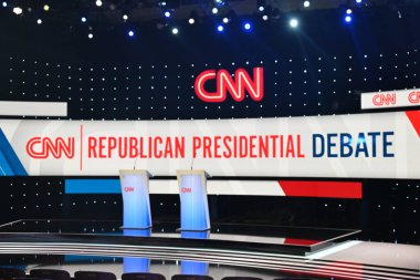 Des Moines, Iowa 'da CNN Cumhuriyetçi Başkanlık Öncelikli Münazara Sahnesi. 10 Ocak 2024, Des Moines, Iowa, ABD: Nikki Haley ve Ron DeSantis, Drake Üniversitesi 'nde CNN' in Cumhuriyetçi Başkanlık Öncelikli Tartışmasına katılacaklar