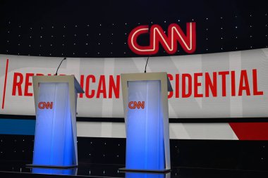 Des Moines, Iowa 'da CNN Cumhuriyetçi Başkanlık Öncelikli Münazara Sahnesi. 10 Ocak 2024, Des Moines, Iowa, ABD: Nikki Haley ve Ron DeSantis, Drake Üniversitesi 'nde CNN' in Cumhuriyetçi Başkanlık Öncelikli Tartışmasına katılacaklar