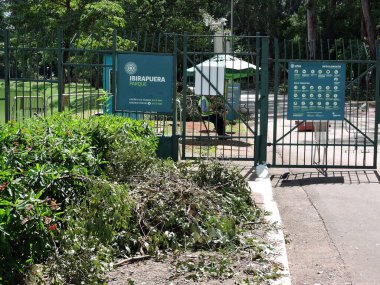 Sao Paulo (SP), Brezilya 01 / 09 / 2024 - Ibirapuera Parkı, ikinci sırada Sao Paulo 'nun başkentini vuran sağanak yağış nedeniyle bu Salı (8) saat 14.30 sularında kapatıldıktan sonra kamuoyuna yeniden açıldı (9).)