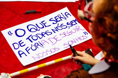 Rio de Janeiro (RJ), Brezilya 01 / 12 / 2024 - Venezüellalı sirk sanatçısı Julieta Hernandez onuruna bu Cuma (12) 'bisiklet turu' nu ülkenin dört bir yanından bisikletçiler yapacak 