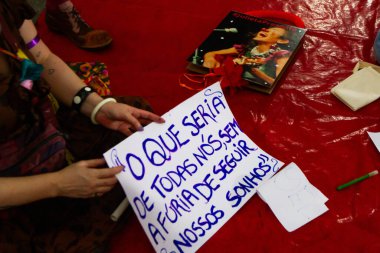 Rio de Janeiro (RJ), Brezilya 01 / 12 / 2024 - Venezüellalı sirk sanatçısı Julieta Hernandez onuruna bu Cuma (12) 'bisiklet turu' nu ülkenin dört bir yanından bisikletçiler yapacak 