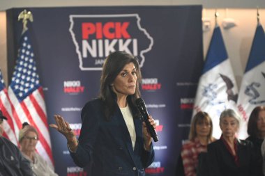 Nikki Haley, Iowa 'daki Cedar Rapids Olimpiyat Tiyatrosu' nda düzenlenen 