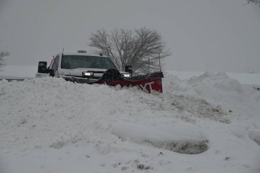 Tipi ABD 'nin Iowa eyaletinin Cedar Rapids, Iowa eyaletini etkiler. 12 Ocak 2024, Cedar Rapids, Iowa, ABD: Cedar Rapids, Iowa 'da tehlikeli koşullar bölge genelinde karayollarını etkilediği için, Cuma günü kar fırtınası uyarıları etkili oldu