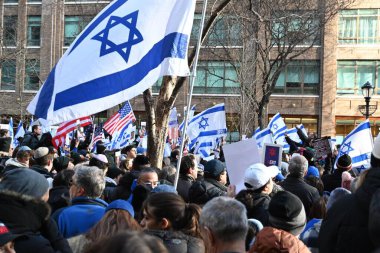 (Yeni) İsrailli rehinelerin 100 gün boyunca Hamas tarafından esir tutulduğunu gösteren bir protesto gösterisi. 12 Ocak 2024, New York, New York, ABD: 7 Ekim 2023 'te bir terörist milis grubu olan Hamas, İsrail' in güney kesimine saldırdı ve birçok kişiyi öldürdü.