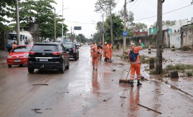 RIO DE JANEIRO (RJ), Brezilya 01 / 14 / 2024 - Rio de Janeiro 'nun Baixada Fluminense bölgesine düşen sağanak yağış çok hasara ve en az 11 ölüme yol açtı ve bugüne kadar bazı insanlar kayıp.