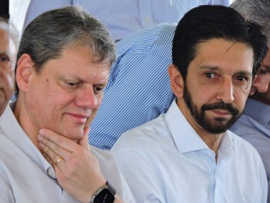 Sao Paulo (SP), Brezilya 01 / 17 / 2024 - Vali Tarcisio de Freitas ve Sao Paulo Ricardo Nunes Belediye Başkanı, Araucaria Yüzen Pho 'nun ilk aşaması olan Billings barajının açılış törenine katıldılar.