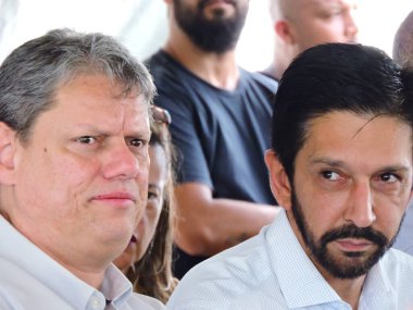 Sao Paulo (SP), Brezilya 01 / 17 / 2024 - Vali Tarcisio de Freitas ve Sao Paulo Ricardo Nunes Belediye Başkanı, Araucaria Yüzen Pho 'nun ilk aşaması olan Billings barajının açılış törenine katıldılar.