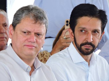 Sao Paulo (SP), 01 / 17 / 2024 - Vali Tarcisio de Freitas ve Sao Paulo Ricardo Nunes Belediye Başkanı, Araucaria Yüzen Pho 'nun uygulanmasının ilk aşaması olan Billings barajının açılış törenine katıldılar.