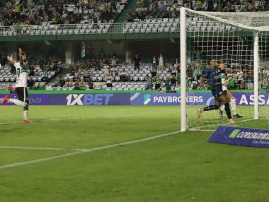 CURITIBA (PR), 01 / 18 / 2024 - Coritiba 'dan Robson Fernandes gol atıyor ve 2024 Paranaense Şampiyonası' nın ilk turu için geçerli olan Coritiba ile PSTC arasındaki maçta golünü kutluyor