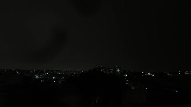サンパウロ ブラジル 2024 ライトニングはサンパウロの首都で雨の夜にサンパウロの南ゾーンで記録されています — ストック動画