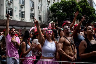 RIO DE JANEIRO (RJ), Brezilya 01 / 21 / 2024 - Bloco do Cha da Alice, şarkıcı Daniela Mercury ile geleneksel Pipoca da Rainha 'yı bu Pazar (21 Ocak) Rio de Janeiro sokak karnavalına getirdi.). 