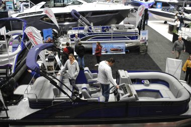 New York Tekne Şovu. 24 Ocak 2024, New York, ABD. Uluslararası Tekne Endüstrisi 'ne (IBI) göre, New York Teknesi 1905' ten beri devam etmektedir ve dünyanın en eski ve en uzun süreli tekne fuarıdır.. 