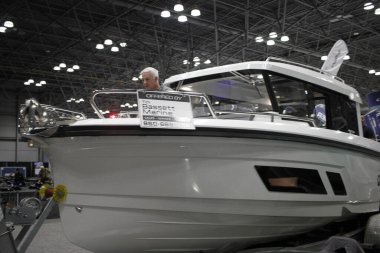 New York Tekne Şovu. 24 Ocak 2024, New York, ABD. Uluslararası Tekne Endüstrisi 'ne (IBI) göre, New York Teknesi 1905' ten beri devam etmektedir ve dünyanın en eski ve en uzun süreli tekne fuarıdır.. 