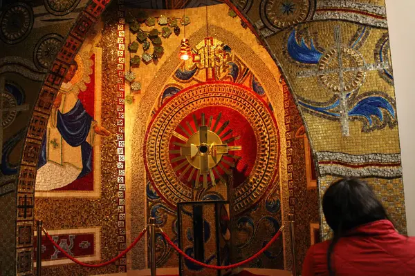 CURITIBA (PR), Brazil 01 / 24 / 2024 - Guadalupe terminalinin yanındaki Curitiba 'nın merkezinde yer alan KADININ RELIGION / SANTUARY, aynı zamanda Peder Reginaldo Manzotti' nin kitleleri kutladığı yerdir.. 