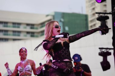 Sao Paulo (SP), 01 / 25 / 2024 - Şarkıcı Luisa Sonza, bu Perşembe Sao Paulo 'daki Latin Amerika Anıtı' nda Anitta provasını gerçekleştiren şarkıcı Anitta ile bir katılım gösterdi. 