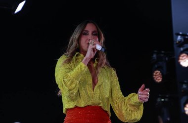 Sao Paulo (SP), Brezilya 01 / 25 / 2024 - Şarkıcı Claudia Leitte, Perşembe günü Sao Paulo 'daki Latin Amerika Anıtı' nda Anitta 'nın provasını gerçekleştiren şarkıcı Anitta ile bir araya geldi.
