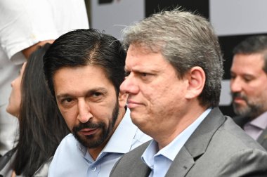 Sao Paulo (SP), Brezilya 01 / 29 / 2024 - Sao Paulo Tarcisio de Freitas valisi ve Belediye Başkanı Ricardo Nunes, Morumbi 'deki Antonico nehrinin bir kısmının kanalize edildiğini duyurdu. 