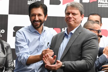 Sao Paulo (SP), Brezilya 01 / 29 / 2024 - Sao Paulo Tarcisio de Freitas valisi ve Belediye Başkanı Ricardo Nunes, Morumbi 'deki Antonico nehrinin bir kısmının kanalize edildiğini duyurdu. 