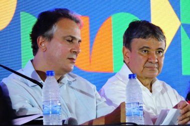 Brasilia (DF), Brezilya 01 / 28 / 2024 - Brezilya Eğitim Bakanı, Camilo Santana ve diğer yetkililer Pazar gecesi düzenlenen Milli Eğitim Konferansı 'nın açılış törenine katıldılar. 