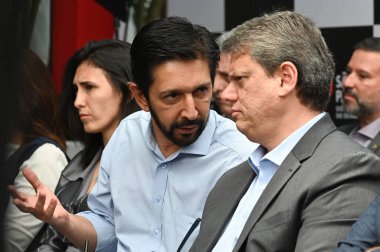 Sao Paulo (SP), Brezilya 01 / 29 / 2024 - Sao Paulo Tarcisio de Freitas valisi ve Belediye Başkanı Ricardo Nunes, Morumbi 'deki Antonico nehrinin bir kısmının kanalize edildiğini duyurdu. 