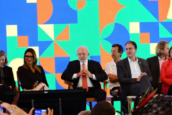 巴西利亚 巴西01 2024 巴西总统路易斯 伊纳西奥 达席尔瓦参加了全国教育会议的最后一次全体会议 — 图库照片