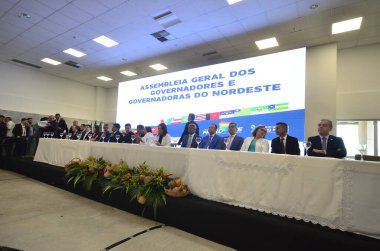 NATAL (RN), Brezilya 01 / 02 / 2024 - Rio Grande do Norte Valisi Fatima Bezerra, Sosyal Kalkınma Bakanı 'nın da katılımıyla 01 / 31 / 2024 tarihinde Natal / RN' deki kongre merkezinde Kuzeydoğu Konsorsiyumu başkanı olarak göreve başladı.