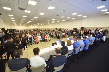 NATAL (RN), Brezilya 01 / 02 / 2024 - Rio Grande do Norte Valisi Fatima Bezerra, Sosyal Kalkınma Bakanı 'nın da katılımıyla 01 / 31 / 2024 tarihinde Natal / RN' deki kongre merkezinde Kuzeydoğu Konsorsiyumu başkanı olarak göreve başladı.