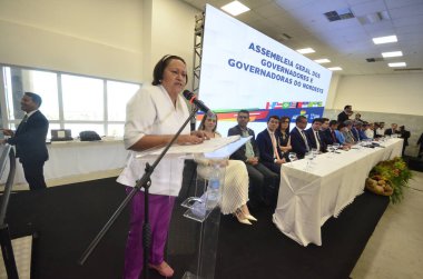 NATAL (RN), Brezilya 01 / 02 / 2024 - Rio Grande do Norte Valisi Fatima Bezerra, Sosyal Kalkınma Bakanı 'nın da katılımıyla 01 / 31 / 2024 tarihinde Natal / RN' deki kongre merkezinde Kuzeydoğu Konsorsiyumu başkanı olarak göreve başladı.