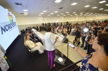 NATAL (RN), Brezilya 01 / 02 / 2024 - Rio Grande do Norte Valisi Fatima Bezerra, Sosyal Kalkınma Bakanı 'nın da katılımıyla 01 / 31 / 2024 tarihinde Natal / RN' deki kongre merkezinde Kuzeydoğu Konsorsiyumu başkanı olarak göreve başladı.