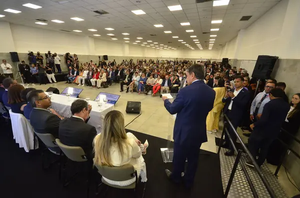 Natal ブラジル 2024 グランデ ノルテ知事 ファティマ ベスラは ナタール Rnのコンベンションセンターで 社会開発大臣の存在とともに — ストック写真