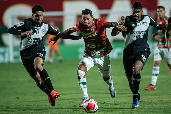 Sao Paulo (SP), Brezilya 31 / 01 / 2024 - Campeonato Paulista 2024 'ün dördüncü turu için geçerli olan Portuguesa ile Ponte Preta arasındaki maç, bu Çarşamba gecesi Sao Paulo-SP' deki Estadio Oswaldo Teixeira Duarte, Caninde 'de yapıldı.